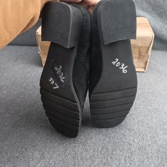 Andre Assous Featherweights Loafer Shoe Size 7 Black 1.5 Heel Faux Suede - Picture 6 of 8